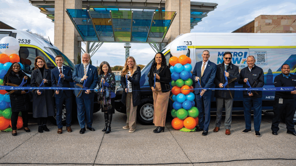 MetroNow Zone 4 group photo of ribbon cutting